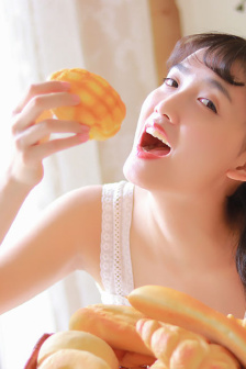 三个女军花撅着屁股